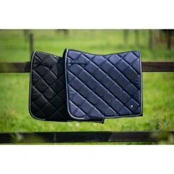 HB Ruitersport Satteldecke Dressur Showtime 3333 Met Logo Mit Logo Navy Warmblut -Reitsportbedarf Geschäft hb 653 ass.1ab294