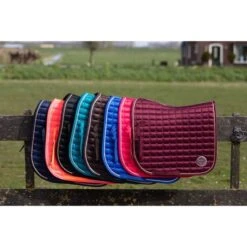 Harry's Horse Schabracke Reverso Satin III Dressur Bordeaux 21 Harry's Horse Schabracke Reverso Satin III Dressur Bordeaux -Reitsportbedarf Geschäft hh 32000039.39fc7f 7