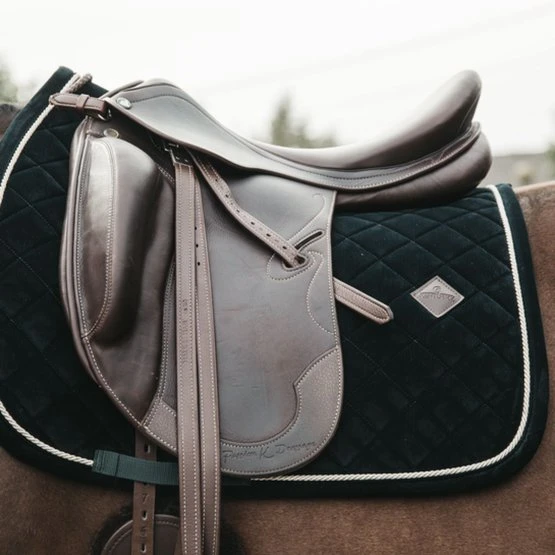 Kentucky Horsewear Kentucky Dressur Satteldecke Corduroy Schwarz Warmblut 12 Kentucky Horsewear Kentucky Dressur Satteldecke Corduroy Schwarz Warmblut – Bild 10