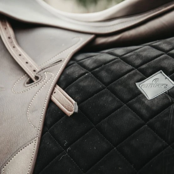 Kentucky Horsewear Kentucky Dressur Satteldecke Corduroy Schwarz Warmblut 5 Kentucky Horsewear Kentucky Dressur Satteldecke Corduroy Schwarz Warmblut – Bild 3