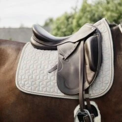 Kentucky Horsewear Kentucky Schabracke Pied-de-Poule Dressur Schwarz Warmblut -Reitsportbedarf Geschäft kentucky zadeldekje pied de poule dressuur beige 1.49049e