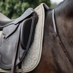 Kentucky Horsewear Kentucky Schabracke Pied-de-Poule Dressur Schwarz Warmblut -Reitsportbedarf Geschäft kentucky zadeldekje pied de poule dressuur beige 2.2229e1