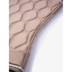 PS Of Sweden Schabracke Signature Springen Navy 36 PS Of Sweden Schabracke Signature Springen Navy -Reitsportbedarf Geschäft ps signature dusty mauve quote 0593 1500x2000.2b7655 3